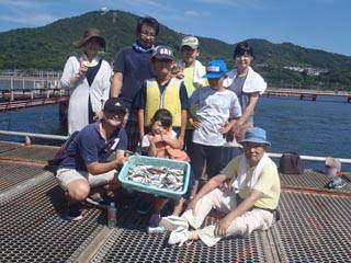 神戸市立須磨海づり公園　サビキでアジ、イワ…