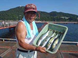 神戸市立須磨海づり公園　カラバリでハマチ