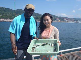 神戸市立須磨海づり公園　サビキでアジ、イサ…