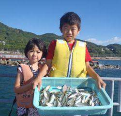 神戸市立須磨海づり公園 アジ105匹ほか