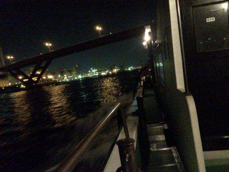 ポーアイ沖にて