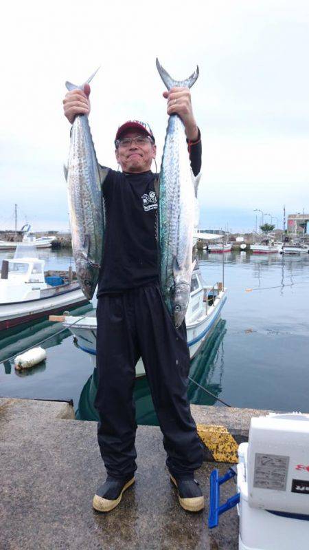 海英丸でサワラゲット！