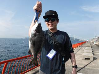 神戸市立平磯海つり公園　ルアーでチヌ