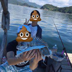 初浜栄丸さんの筏釣り