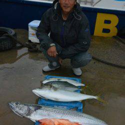 ジギング船 BLUEWATER 釣果