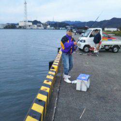 大潟岸壁テンヤでタチウオ