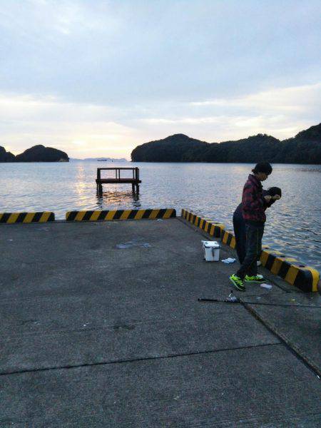 大潟岸壁テンヤでタチウオ