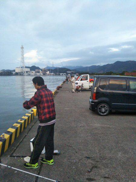 大潟岸壁テンヤでタチウオ