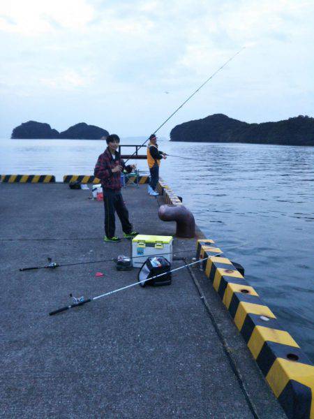 大潟岸壁テンヤでタチウオ