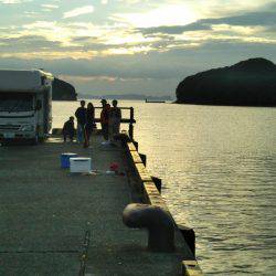 大潟岸壁テンヤでタチウオ