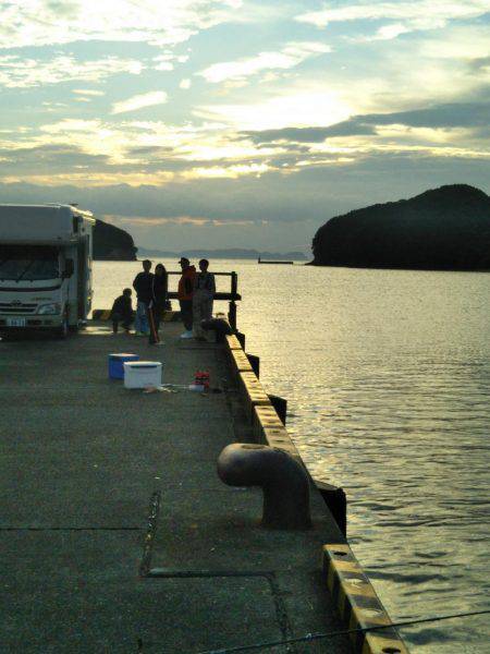 大潟岸壁テンヤでタチウオ