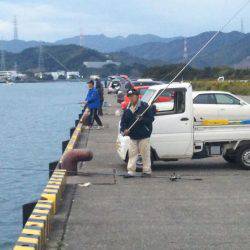 大潟岸壁テンヤでタチウオ