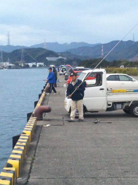 大潟岸壁テンヤでタチウオ