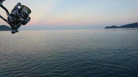 肌寒いサーフへ