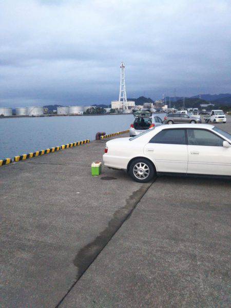 大潟岸壁テンヤでタチウオ