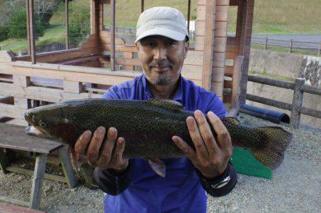 フィッシングレイクたかみや 釣果