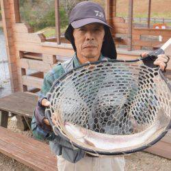 フィッシングレイクたかみや 釣果