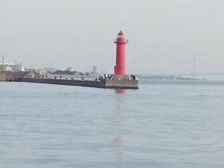 激混み赤灯波止避け 本荘ケーソンへ