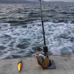 爆風荒波の中ジギング船釣行