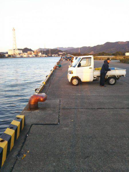 大潟岸壁テンヤでタチウオ