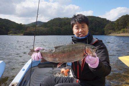 フィッシングレイクたかみや 釣果