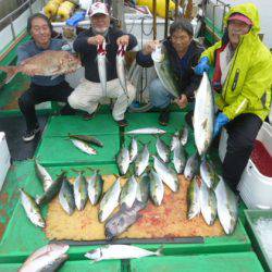 真祐丸 （しんゆうまる） 釣果