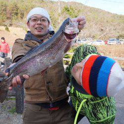 フィッシングレイクたかみや 釣果