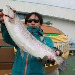 としまえんフィッシングエリア 釣果