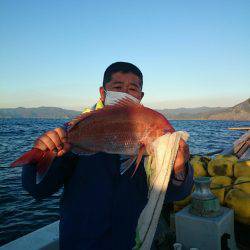 エンペラー 釣果