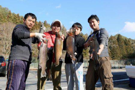 神越渓谷マス釣り場  釣果