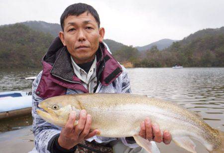 フィッシングレイクたかみや 釣果