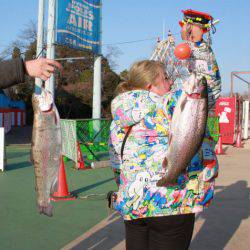 としまえんフィッシングエリア 釣果