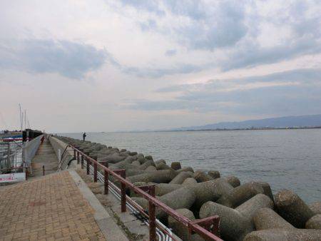 年無しに一歩及ばず。