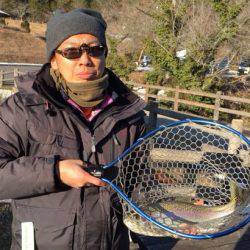 フィッシングレイクたかみや 釣果