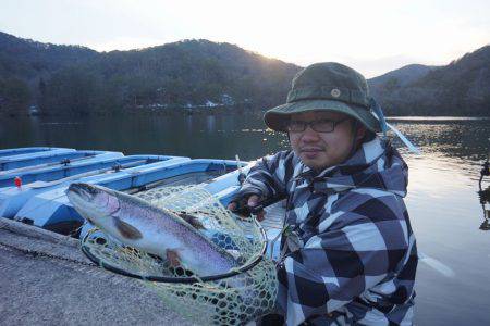 フィッシングレイクたかみや 釣果