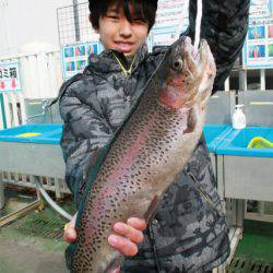 としまえんフィッシングエリア 釣果