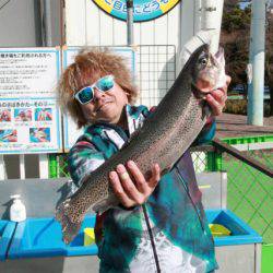 としまえんフィッシングエリア 釣果