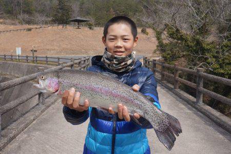 フィッシングレイクたかみや 釣果