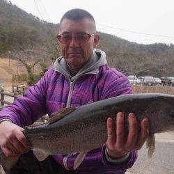 フィッシングレイクたかみや 釣果