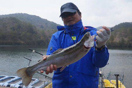 フィッシングレイクたかみや 釣果