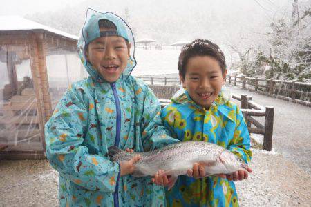 フィッシングレイクたかみや 釣果