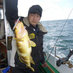 真祐丸 （しんゆうまる） 釣果