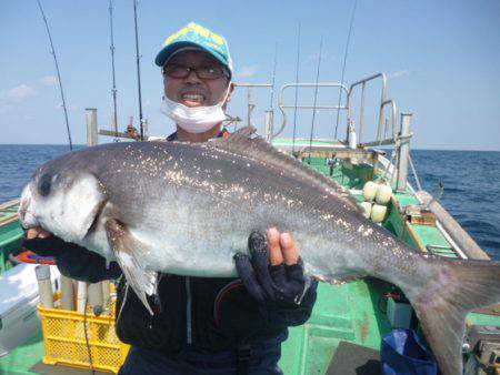 真祐丸 (しんゆうまる) 釣果