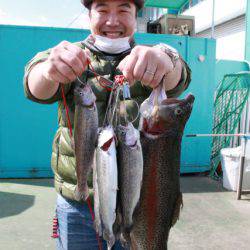 としまえんフィッシングエリア 釣果