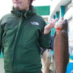 としまえんフィッシングエリア 釣果