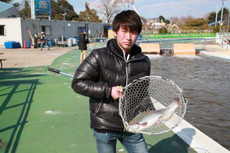 としまえんフィッシングエリア 釣果