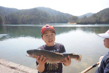 フィッシングレイクたかみや 釣果