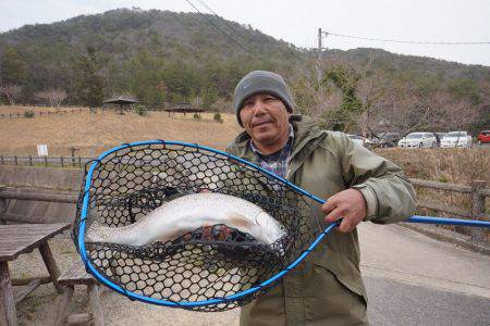 フィッシングレイクたかみや 釣果
