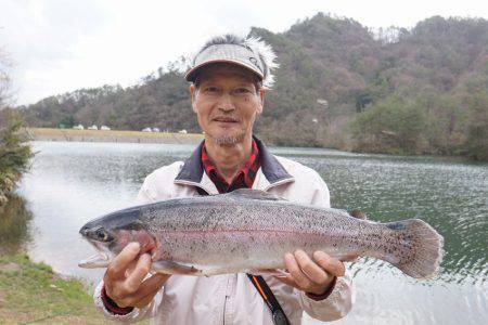 フィッシングレイクたかみや 釣果