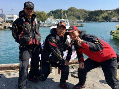 鵜来島家本渡船 釣果